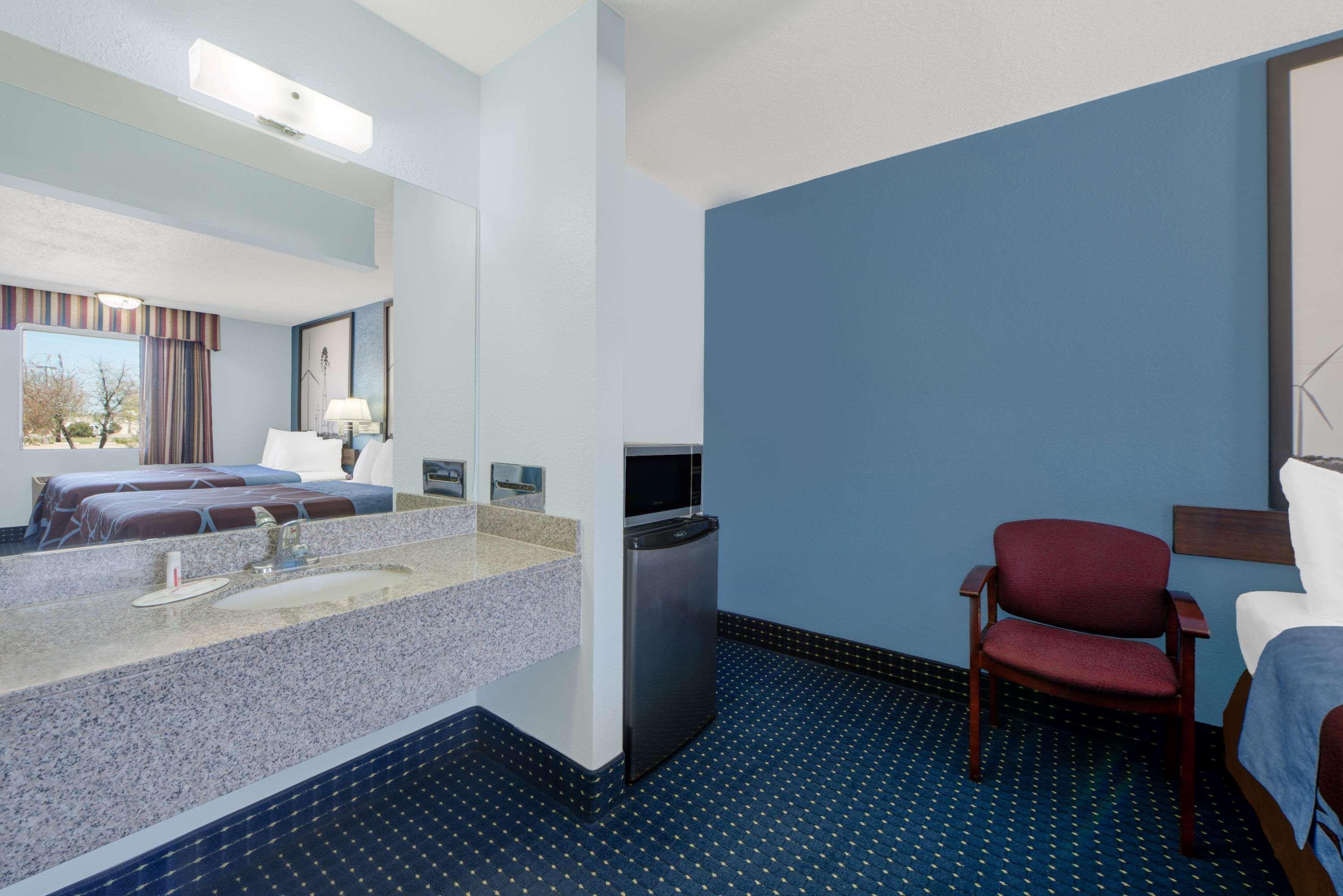 Super 8 By Wyndham Tx