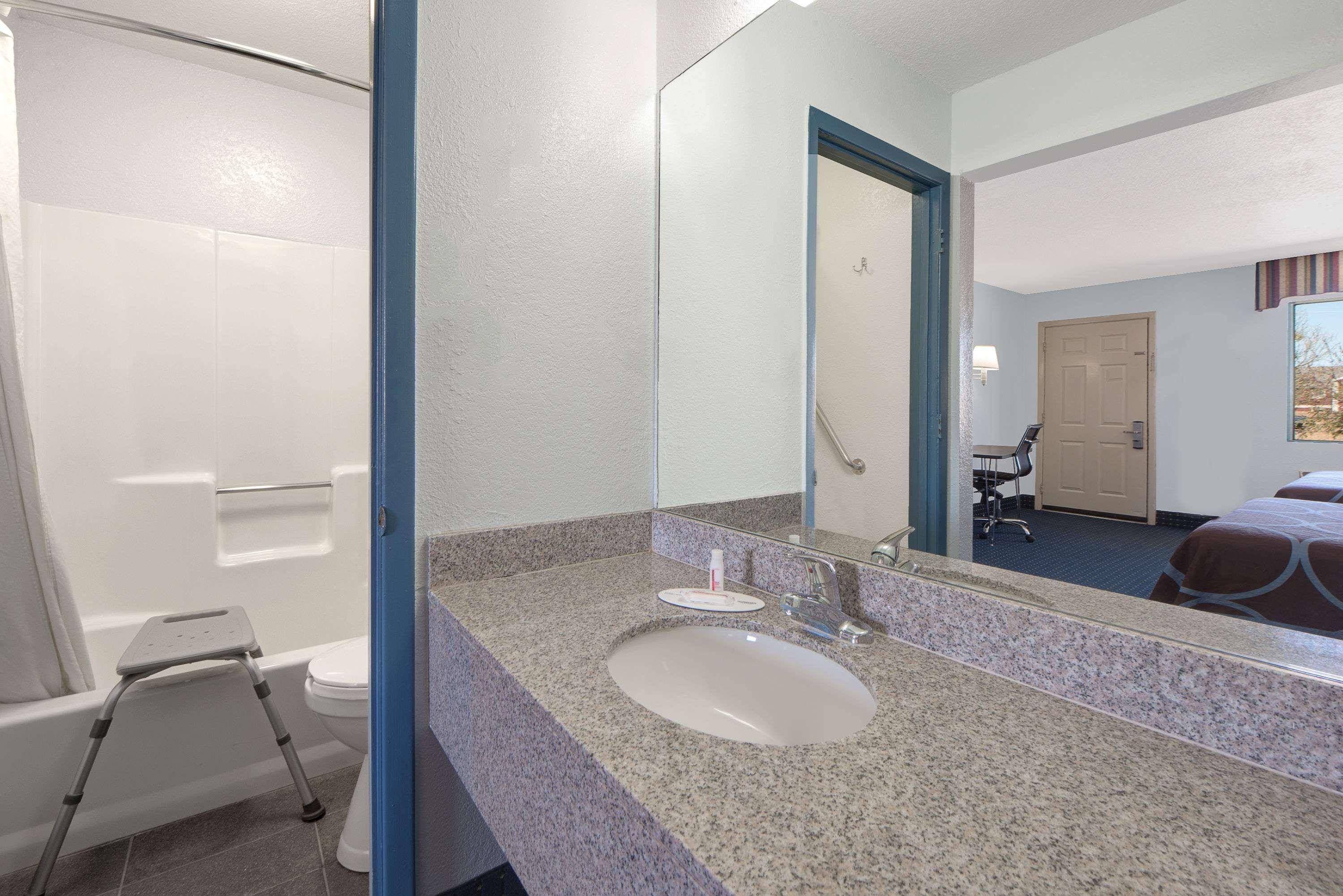 Super 8 By Wyndham Tx Motel 2*